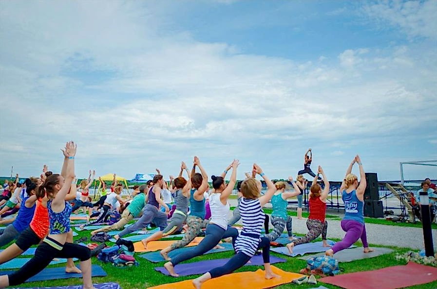 Регулярно ухаживайте за своим ковриком для йоги!