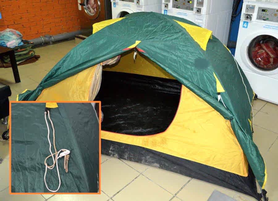 Снимите все съемные элементы с палатки!