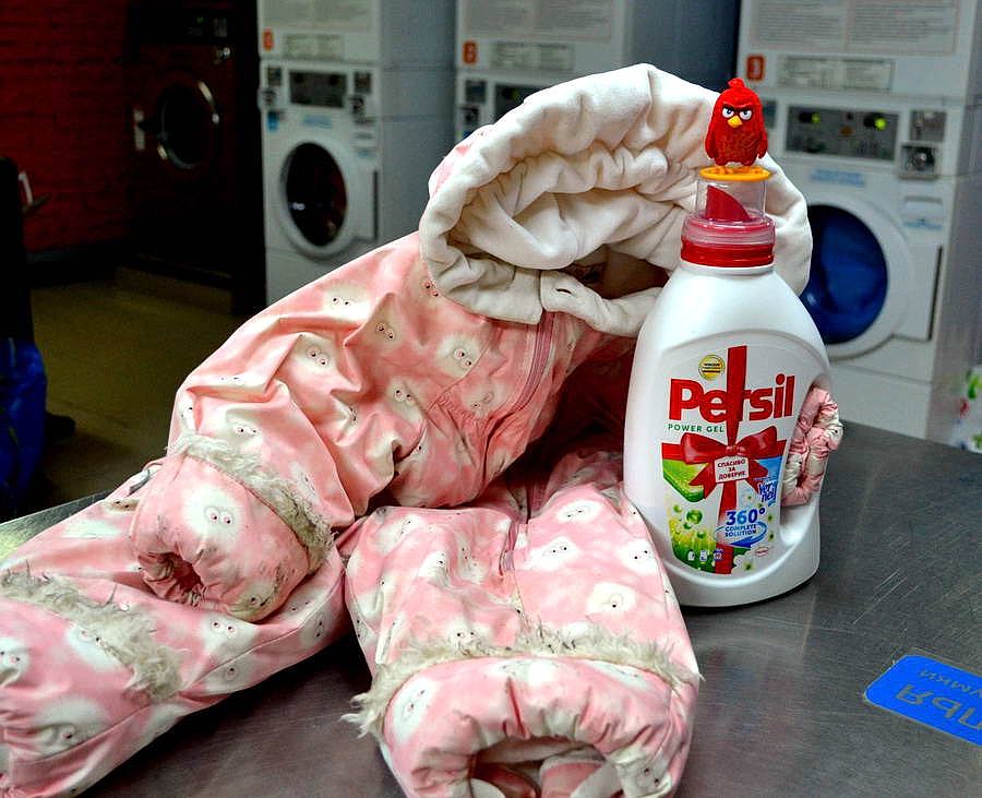 Для стирки детского комбинезона в Алматы используйте деликатное средство Persil