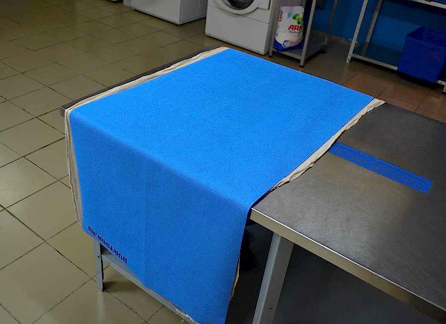 Коврик для йоги рекомендуется сушить в естественных условиях.