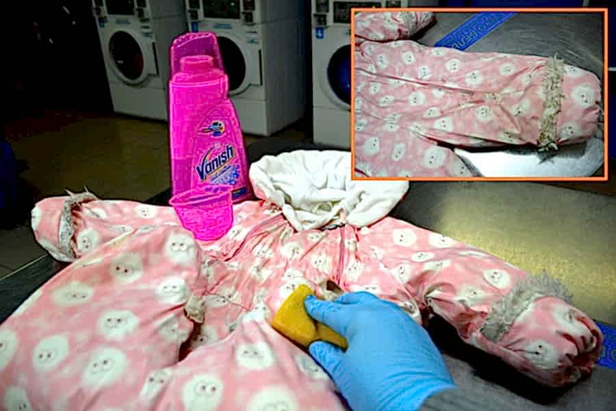 Обработайте все пятна комбинезона средством Vanish.